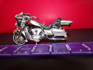 HARLEY DAVIDSON MOTORCYCLE DIE CAST CHRISTMAS ORNAMENT REPLICA SUPER COOL BIKE - Picture 1 of 5