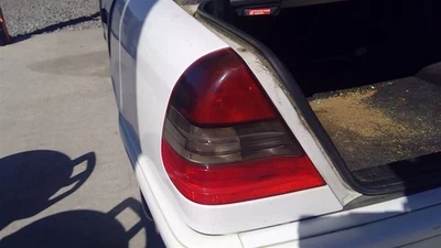 Luz trasera del conductor 202 tipo C230 para 98-00 MERCEDES CLASE C  Foto 1 de 4