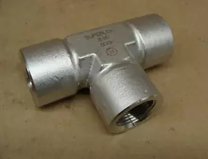 1/2 NPT 316ss Branch Tee Superlok IFT-8N - Picture 1 of 1