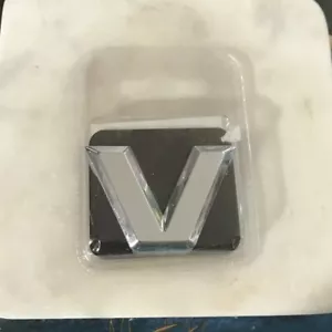 IP-555VZ Pilot Automotive Chrome Letter V Peel & stick - Bild 1 von 3