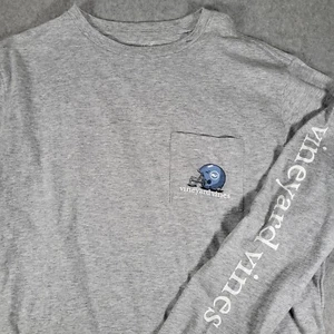 Casco de fútbol americano Vineyard Vines manga larga bolsillo camiseta para hombre gris medio - Imagen 1 de 10