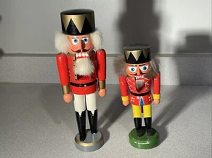 Lot 2 Vintage VEB HODREWA Erzgebirge Wood King Soldier Nutcracker Made Germany - Picture 1 of 11