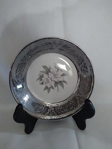 Royal Cathay "Silver Gardenia" Berry Bowl. (171) - Picture 1 of 3
