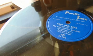 78RPM Pacific Jazz Bob Brookmeyer - Liberty Belle / Body and Soul, sharp EX- - Imagen 1 de 4