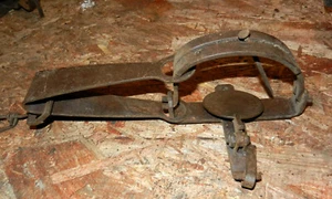 Vintage #1 Oneida Victor or Montgomery Long Spring Traps, 1970s Excellent) - Picture 1 of 6