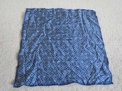 Bufanda de seda cuadrada geométrica azul Talbots nueva con etiquetas Foto 1 de 4