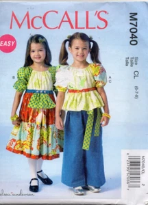 McCALL'S M7040 MODELLO CUCITO BAMBINA TAGLIA 6-7-8 TOP-VESTITO-PANTALONI - Foto 1 di 1