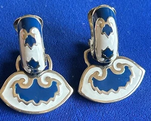 1970s AGATHA SIGNED CLIP On Door Knocker Style Blue/white Enamel Dangle Earrings - Picture 1 of 6