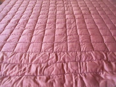 Dessus de lit couvre lit ancien édredon piqué rouge brique 190x 208cm boutis N°7 - Photo 1/4