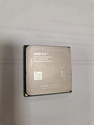 AMD FX-8120 FD8120FRW8KGU 3.1GHz Socket AM3+ 8-Core Processor / CPU - Usato  - Immagine 1 di 4