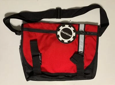 Bolsa de pañales mensajero y cambiador Dadgear para hombre roja y negra Foto 1 de 4