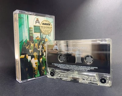 Oasis THE MASTERPLAN Cassette CCRE241**UK 1ST ISSUE 1998**HYPE STICKER/NEAR MINT - Изображение 1 из 4