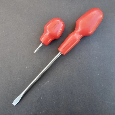 Vintage Stanley Screwdrivers Red Handle Made In England Stubby - Image 1 of 4