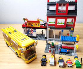 LEGO City 7641 City Corner Complete Bus Stop Street Shop Town 60031
