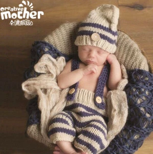 Newborn Kinderfoto Felix Fotografie Baby Strickmütze Neugeborenen Fotoshooting - Bild 1 von 5