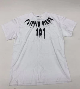 YMCMB Flippin Birds Muestra Camiseta Para Hombre Talla Grande L SS Blanca 100% AUTÉNTICA - Imagen 1 de 3
