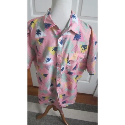 FREE PLANET MENS PINK GEOMETRIC PALM TREE SHORT SLEEVE SHIRT  X LARGE - Image 1 of 4