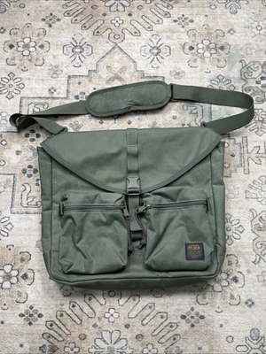 Bolso Mensajero Filson Surveyor Usado en Excelente Condición Verde Ligero Cordura Foto 1 de 4