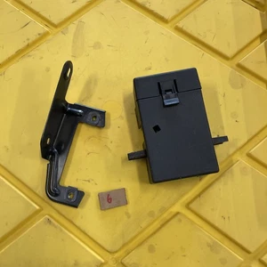 1992-1999 BMW E36 M3 Coupe Engine Compartment Positive Battery Terminal OEM  - Bild 1 von 4