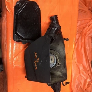 1984 Honda ATC 200 X OEM airbox & rubber boot tube lid air filter complete cage - Bild 1 von 6