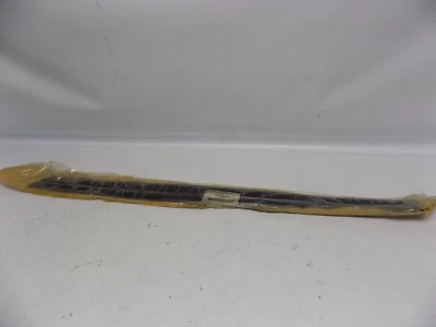 Nuevo OEM 1993-2002 Ford E-150 E-250 E-350 Econoline puerta inferior derecha carrocería moldura Foto 1 de 3