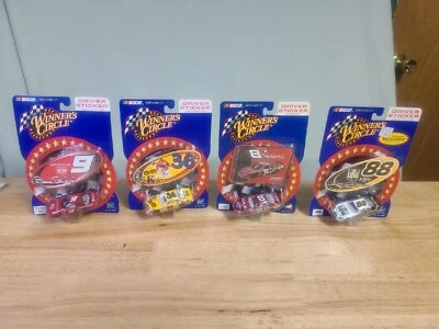 Hasbro победителей круг NASCAR драйвер стикер 1:64 литой - лот из 4 - новый/винтажный - Изображение 1 из 4