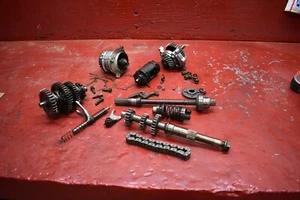 2000 Yamaha Kodiak 400 4x4 transmission middle drive gear  output shaft chain  - Photo 1 sur 8