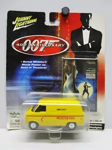 Vintage JOHNNY LIGHTNING - JAMES BOND 40th ANNIVERSARY Red Crescent Ambulance - Picture 1 of 3