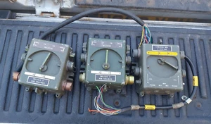 CAJAS DE RADIO CONTROL INTERCOMUNICADOR VEHÍCULO MILITAR EJÉRCITO ESTADOUNIDENSE EE. UU. C375/VRC X 3 - Imagen 1 de 5