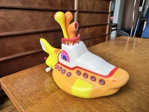 Juguete submarino McFarlane Windup amarillo ~ Beatles 1999 de colección - Imagen 1 de 6