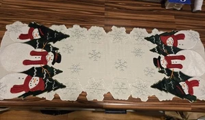 St Nicholas Square Snowman Velvet Christmas Table Runner & Mat - Picture 1 of 2