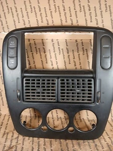 2002-05 Ford Explorer Dash Center Console Radio Climate Control Bezel Trim Black - Picture 1 of 11