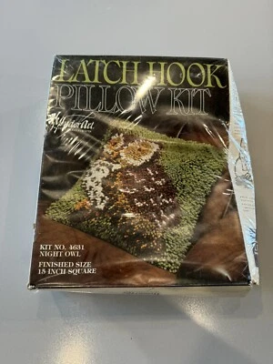 Vintage 1970s Wonderart Latch Hook Pillow Kit NIGHT OWL 15” Square Green NOS NEW - Image 1 of 4