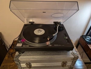Technics SL-1210 MK2 Direct drive Turntable - Picture 1 of 24