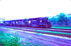 ORIGINAL KODACHROME SLIDE PENN CENTRAL GP-40 #3115 ERIE, PA MAY 20, 1972 - Picture 1 of 1