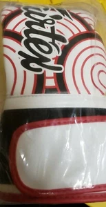 NEW Fairtex Japanese Art Muay Thai Boxing Glove 12oz - Picture 1 of 1