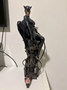 Sideshow Premium Format Catwoman Exclusive Statue - Picture 1 of 7