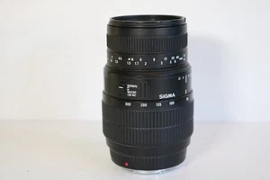 Sigma 70-300mm f/4-5.6 DG Macro - Minolta / Sony A Mount - Telezoomobjektiv - Bild 1 von 5