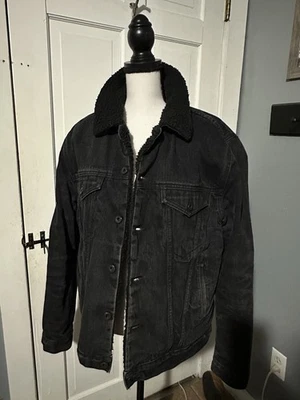 Chaqueta forrada de sherpa con ribete lateral de hierro Brave Star negra talla L botón para hombre Foto 1 de 4
