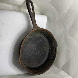 Vintage Unmarked Wagner #5 Cast Iron 8" Skillet (Z) - Picture 1 of 5