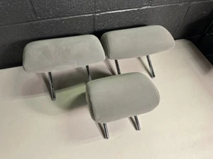 2007-2011 Toyota Camry Rear Back Seat Headrests Head Rests Set of 3 Gray Cloth - Bild 1 von 3