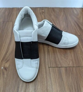 Zapatillas sin cordones Vince para mujer talla 5M Vista con encaje menos lagarto de cuero en relieve - Imagen 1 de 15