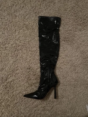 Botas de aguja ALDO hasta el muslo charol negro Foto 1 de 4