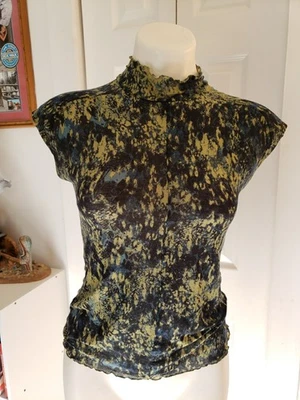 Camiseta Free People Azul Amarillo Estampado Abstracto Volantes Cuello Simulado Talla Pequeña Foto 1 de 4