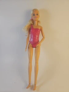 Mattel 11 1/2" Barbie Doll 2015 Blonde Hair Blue Eyes DHB15 - Picture 1 of 2