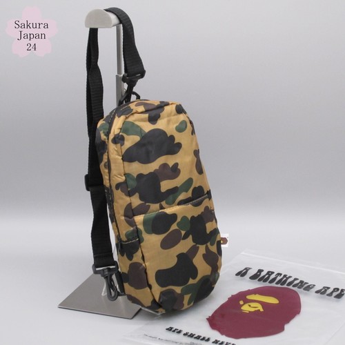 A BATHING APE (BAPE) Borsa a tracolla A Bathing Ape BAPE Sfionda Mimetica Gialla 2015 SMR Rivista Regalo Gratuito