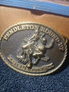 Vintage Pendleton Round-up Belt Buckel "Let'er Buck" 1978 Sold Brass - Picture 1 of 6