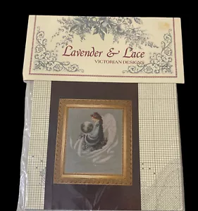Lavendel und Spitze viktorianisch und Designs Kreuzstich Erde Engel Neu in Verpackung - Bild 1 von 2