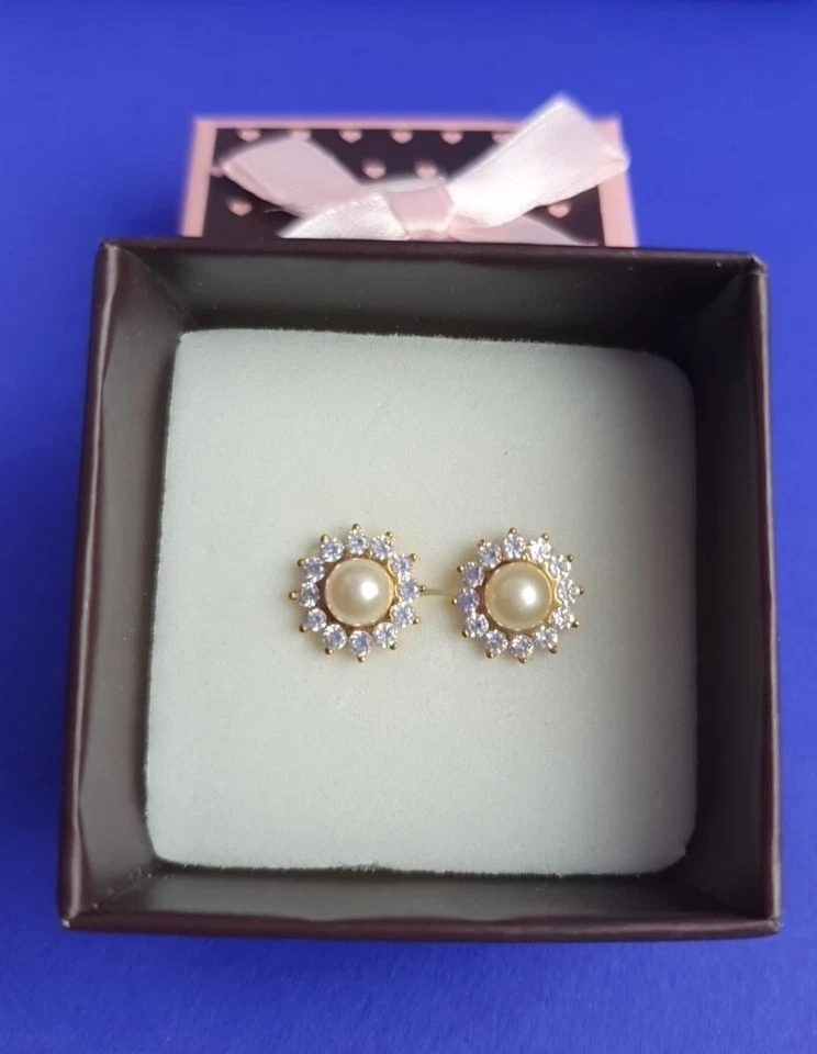 375 Gelb Gold Ohrstecker Daisy Blume Perle Funkelnde Zirkonia Entourage - Bild 1 von 4