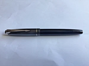 Parker 100 fountain pen, Cobalt Black/ST, 18k medium nib - Picture 1 of 12